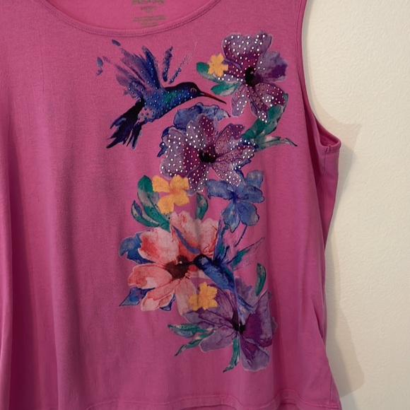 White Stag XXL 20 pink sleeveless shirt hummingbird & floral design bling - Picture 2 of 7